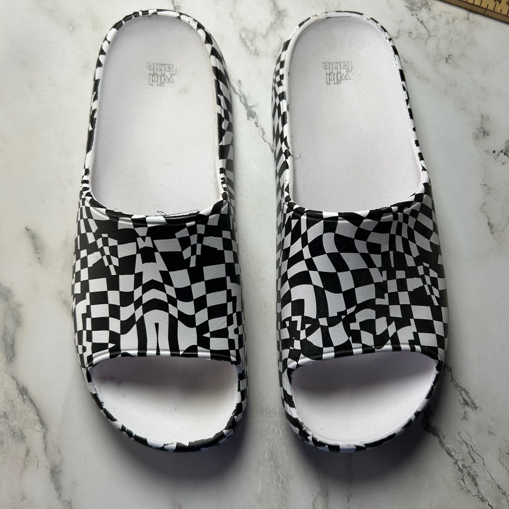 Wild Fable Womens 8 Warped Checkerboard Slide Sandals Black White Trippy Retro